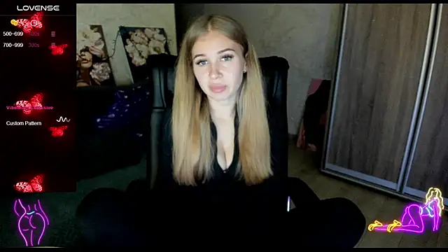 Snapshot of _NigoNika chatting on 10/17/25, 02:52 NigoNika online show from 10/17/25, 02:52