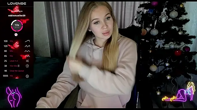  NigoNika online show from 12/14/25, 12:11