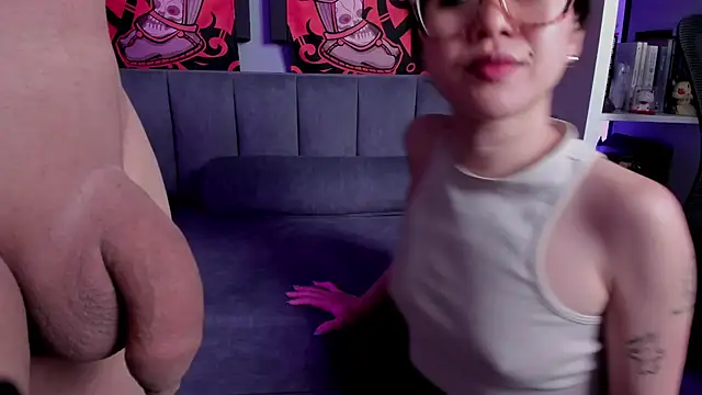 JadeyKhada online show from 11/27/25, 12:00