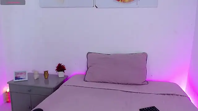 ms valentina online show from 10/25/25, 09:37