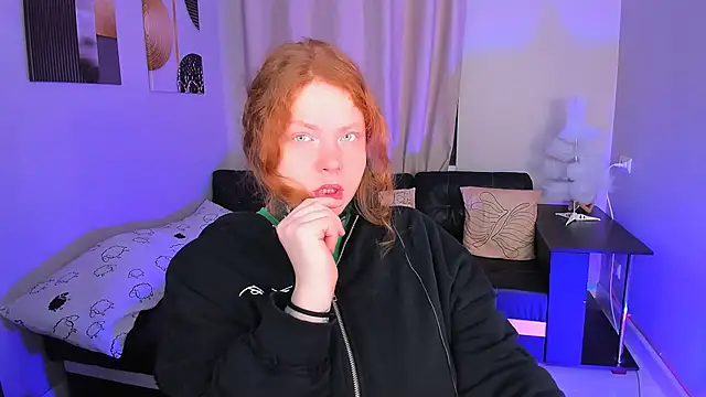 Cassie xKiss online show from 12/19/25, 09:06