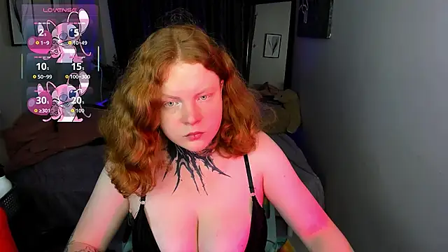 Cassie xKiss online show from 12/17/25, 08:47