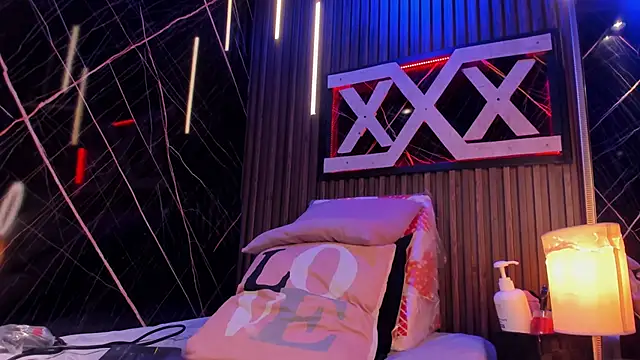 Snapshot of Kloe_Suarez_ chatting on 10/23/25, 08:07 Kloe Suarez online show from 10/23/25, 08:07