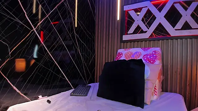 Snapshot of Kloe_Suarez_ chatting on 10/20/25, 08:53 Kloe Suarez online show from 10/20/25, 08:53