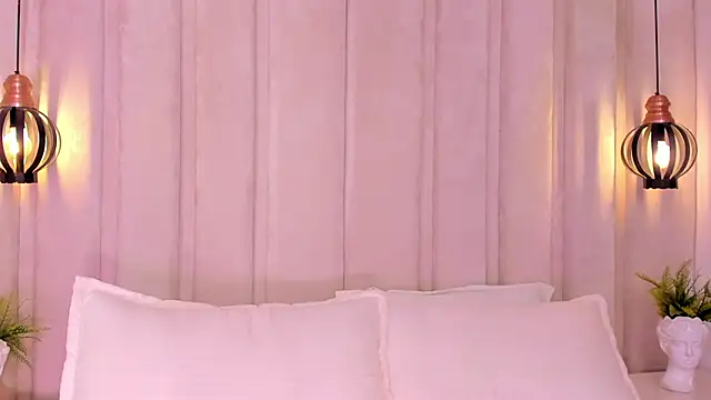 bonniekim  online show from 03/13/25, 11:51