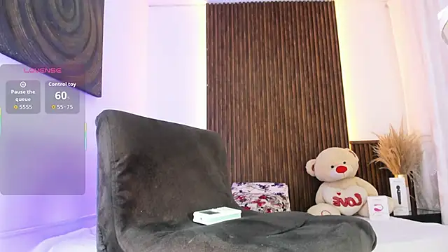 Snapshot of sweet_melody8 chatting on 10/19/25, 10:12 sweet melody8 online show from 10/19/25, 10:12