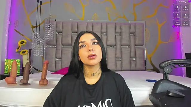 Snapshot of Leiaa_ chatting on 01/16/25, 05:00 Leiaa online show from 01/16/25, 05:00