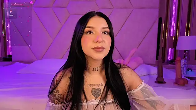 Leiaa  online show from 11/11/25, 06:08