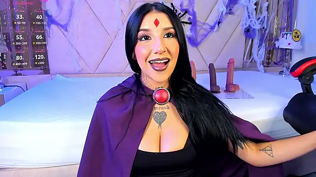 Leiaa  online show from 10/31/25, 05:48