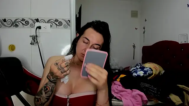 Sweet-Suck69 online show from 07/06/26, 10:00