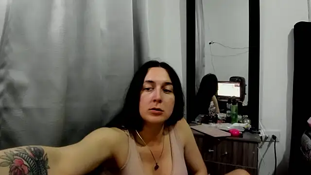 Sweet-Suck69 online show from 03/06/26, 10:27