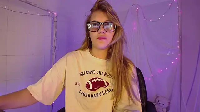 Giia paiige18 online show from 11/10/25, 01:27