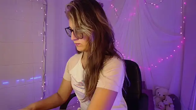 Snapshot of Giia_paiige18 chatting on 09/18/25, 12:57 Giia paiige18 online show from 09/18/25, 12:57