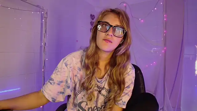 Giia paiige18 online show from 11/12/25, 01:26