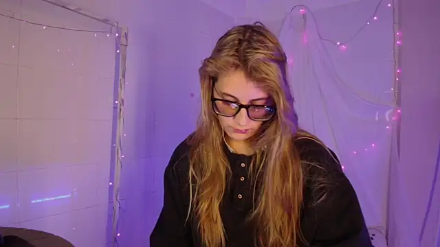 Giia paiige18 online show from 11/15/25, 11:20