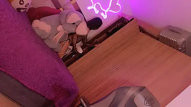 Vianca Chanel online show from 12/28/24, 01:50