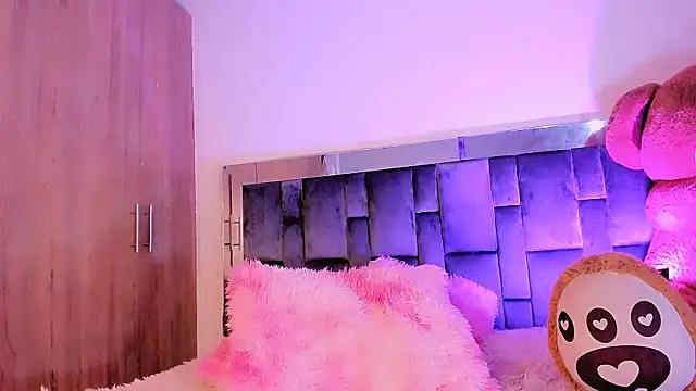 Vianca Chanel online show from 01/16/25, 12:12