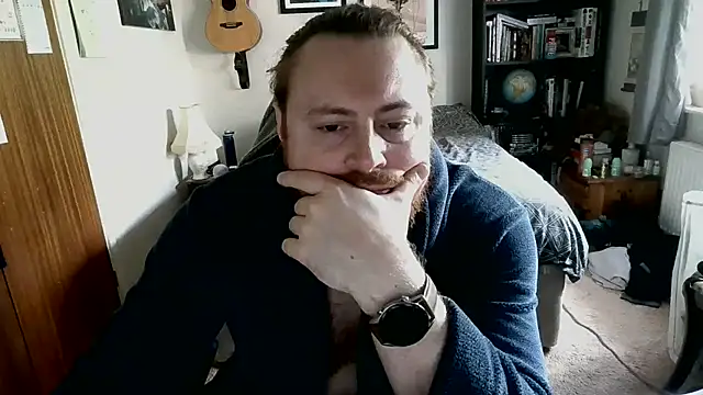 Snapshot of Hairy_Guy30 chatting on 09/29/25, 02:44 Hairy Guy30 online show from 09/29/25, 02:44