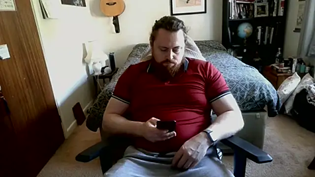 Snapshot of Hairy_Guy30 chatting on 04/30/26, 04:47 Hairy Guy30 online show from 04/30/26, 04:47