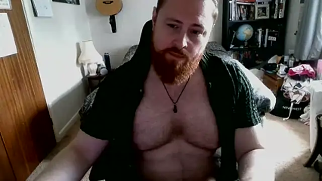 Snapshot of Hairy_Guy30 chatting on 06/28/26, 03:51 Hairy Guy30 online show from 06/28/26, 03:51