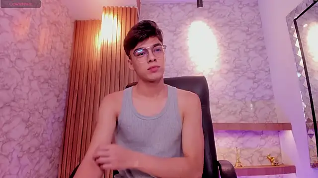 Snapshot of Gerony_ chatting on 12/23/25, 05:07 Gerony online show from 12/23/25, 05:07