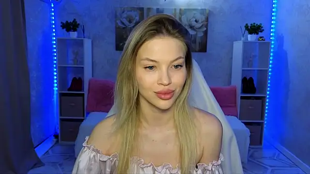 Snapshot of EmmyMills chatting on 02/19/26, 09:12 EmmyMills online show from 02/19/26, 09:12