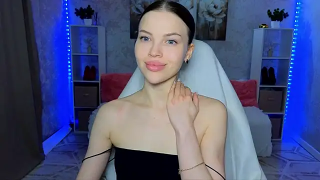 EmmyMills online show from 03/27/26, 09:38