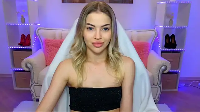 EmmyMills online show from 12/02/25, 08:10