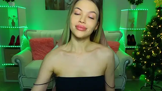 EmmyMills online show from 12/20/25, 09:39