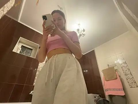 EmmyMills online show from 03/06/26, 10:38