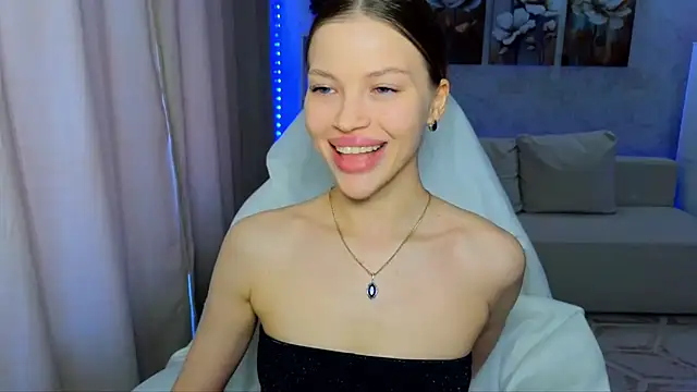 EmmyMills online show from 03/25/26, 09:30