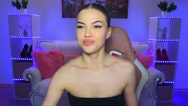 EmmyMills online show from 11/12/25, 08:45