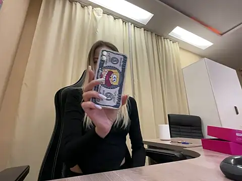 EmmyMills online show from 03/23/26, 09:36