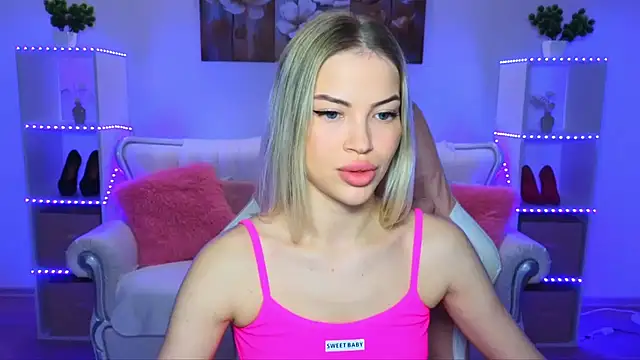 EmmyMills online show from 10/19/25, 09:17