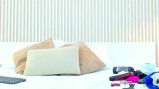 Snapshot of JanethLee1 chatting on 03/31/26, 03:25 JanethLee1 online show from 03/31/26, 03:25