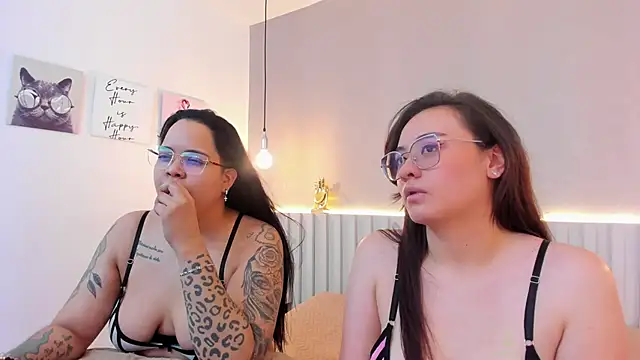 Snapshot of naughtylesbians__ chatting on 03/05/25, 03:08 naughtylesbians online show from 03/05/25, 03:08