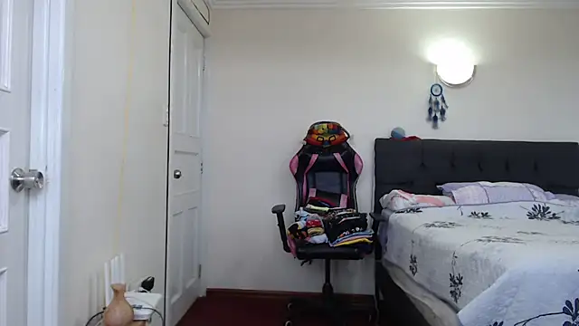 Jackyrose online show from 10/19/25, 09:17