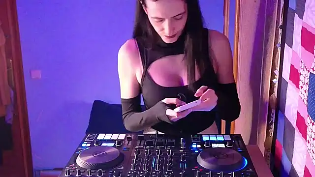 MemiKouki online show from 03/15/25, 07:59