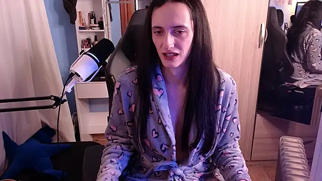 MemiKouki online show from 03/18/25, 11:42