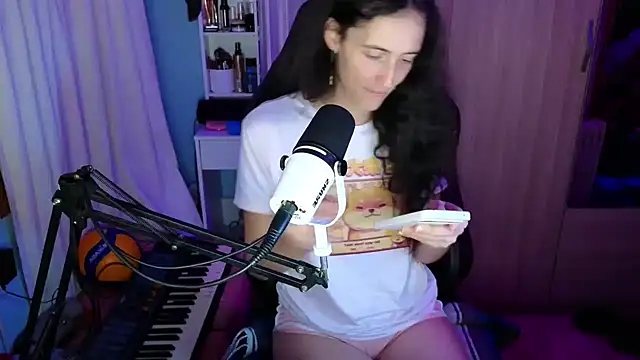 MemiKouki online show from 11/28/25, 05:35