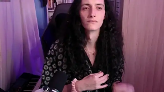 MemiKouki online show from 03/25/26, 11:36