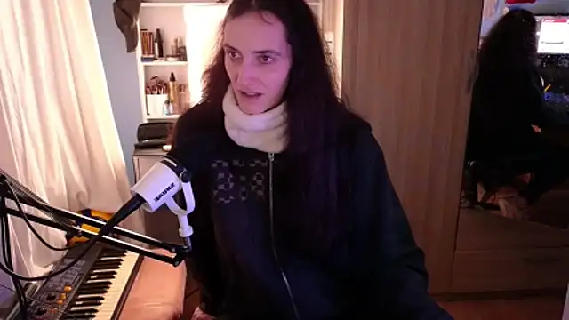 MemiKouki online show from 12/22/25, 04:40