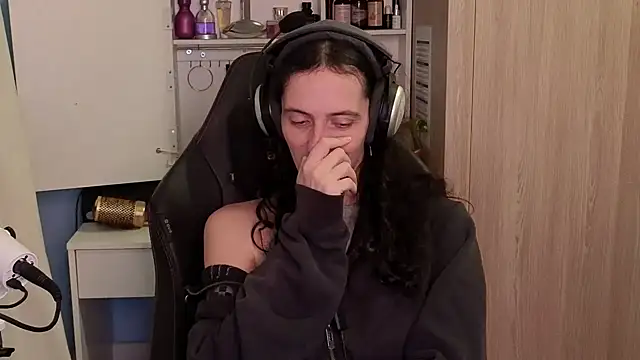 MemiKouki online show from 02/02/26, 05:34