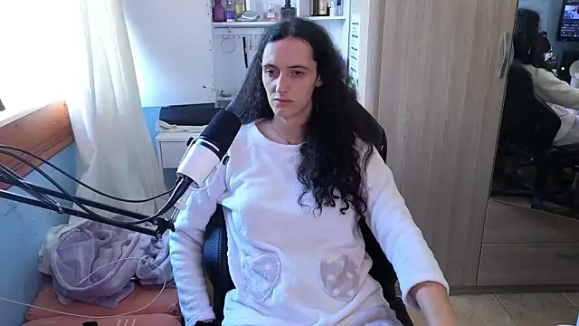 MemiKouki online show from 09/25/25, 02:23