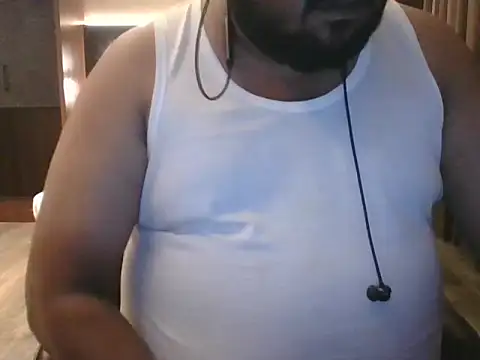 Hunk-Hand6 online show from 10/09/25, 01:55