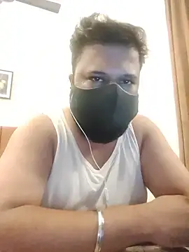 Hunk-Hand6 online show from 11/10/25, 05:51