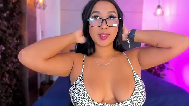 BellaHarllow online show from 03/12/26, 07:40