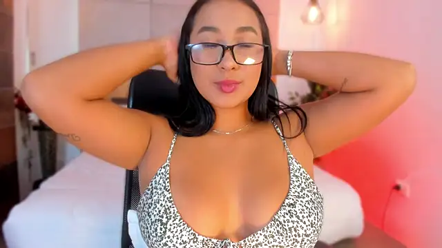 BellaHarllow online show from 05/29/26, 08:48