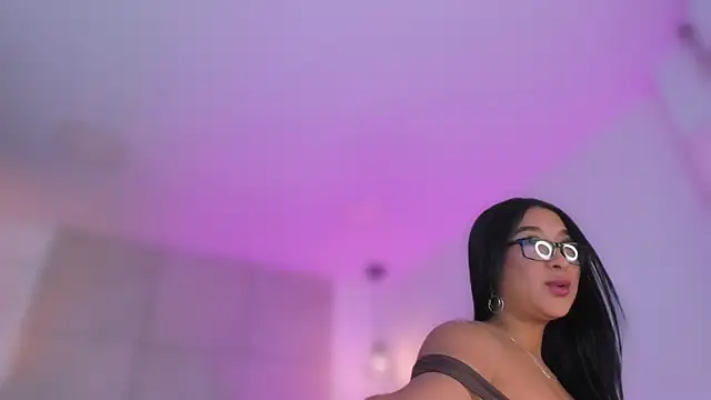 BellaHarllow online show from 02/28/26, 12:05