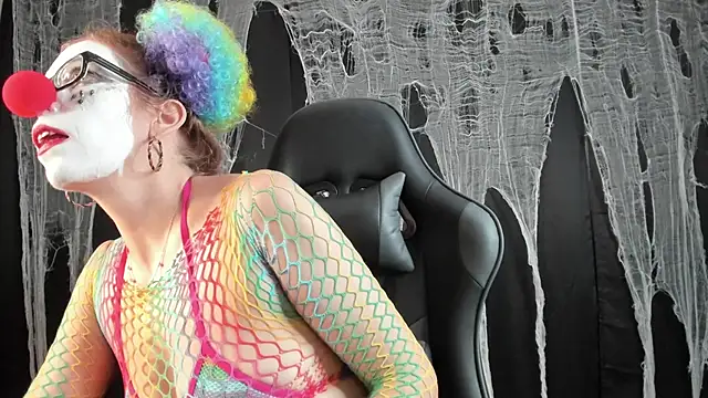 SaraDesirexo online show from 10/31/25, 11:18